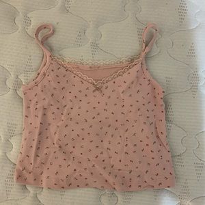 New! Cute crop floral tank top.